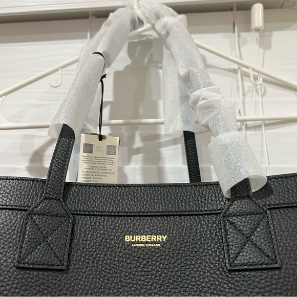 NWT Burberry Medium Black leather London tote - Picture 2 of 11